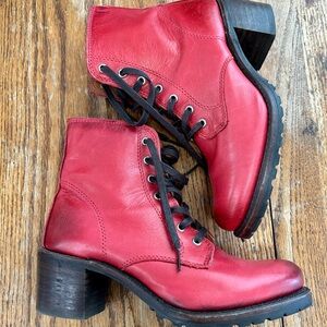 Frye Ombré Red Lace-Up Leather Boots